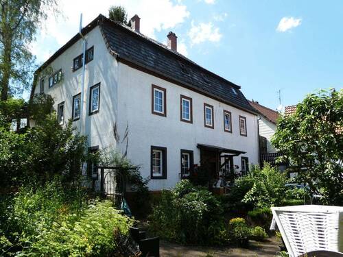 Gartenansicht - AUMÜLLER-Immobilien - Charmantes Einzelkulturdenkmal in der Altstadt, mit Hoffläche, Garten und Scheune