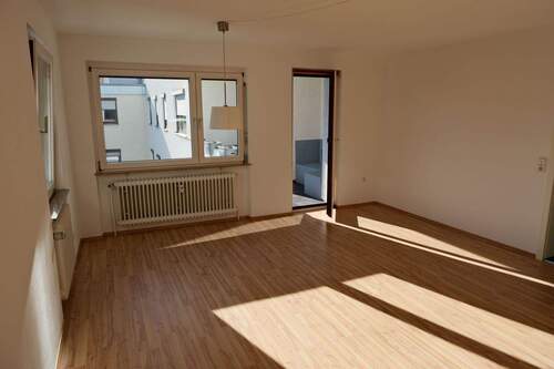 Wohnzimmer Bild 1 - 3 Zimmer Etagenwohnung in Pfullingen