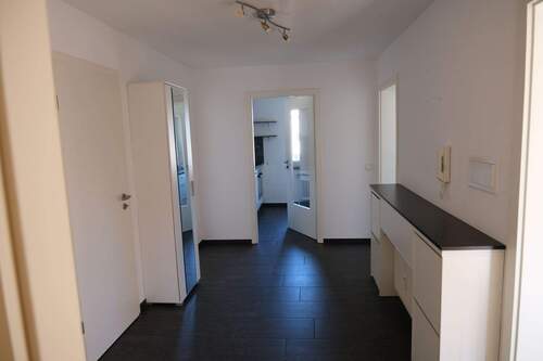 Flur / Diele Blick zur Küche - 