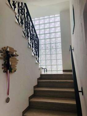 Treppenhaus - Einfamilienhaus mit 200,00 m² in Tittling zum Kaufen