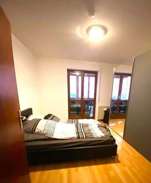 Schlafzimmer - 3 Zimmer Etagenwohnung zum Kaufen in Augsburg