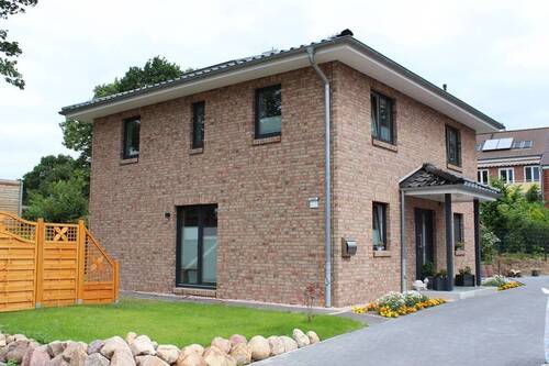 Beispiel-Abbildung mit Sonderleistung - 4 Zimmer Mehrfamilienhaus, Wohnhaus in Wacken