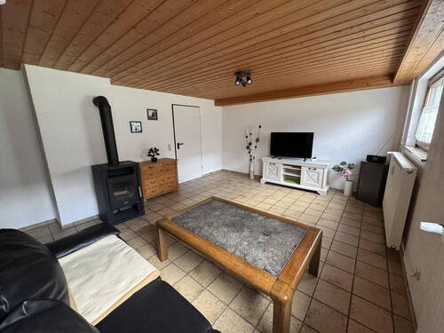 Wohnzimmer - 2 Zimmer Etagenwohnung zum Kaufen in Dettingen