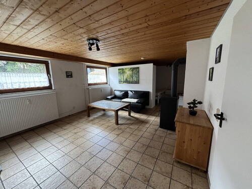 Wohnzimmer - Etagenwohnung mit 75,80 m&sup2; in Dettingen zum Kaufen