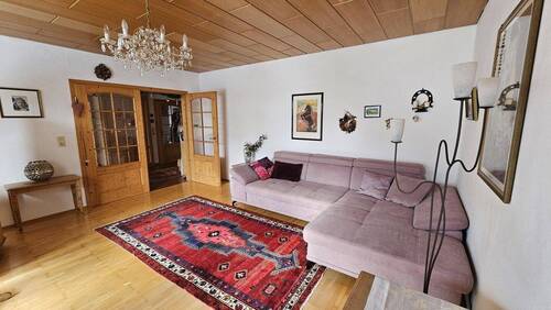 Wohnzimmer mit Parkett - 