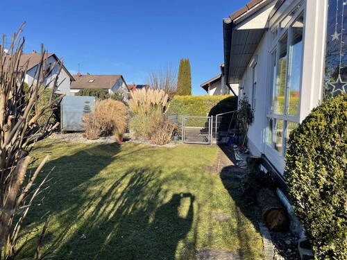 Seitenansicht Haus - 7 Zimmer Einfamilienhaus zum Kaufen in Pforzen