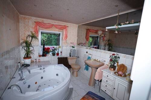 Badezimmer mit Whirlpool - 