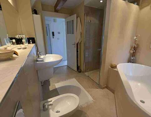 Bad.jpg - 5 Zimmer Einfamilienhaus in Berlin