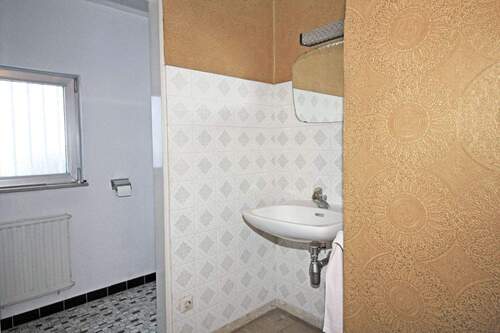 Gäste-WC im Erdgeschoss - 