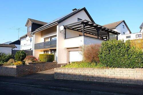 Bild 1 - Gepflegte Doppelhaushälfte mit großer Terrasse in guter Lage von Bebra !