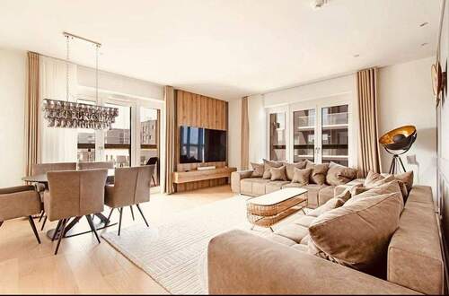 Wohnzimmer - 4 Zimmer Etagenwohnung zum Kaufen in Hamburg