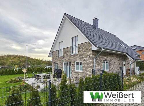 Beispiel Abbildung mit Sonderleistung - Seltene Gelegenheit! Niedrigenergiehaus (EH40) mit Wärmepumpe in Top-Lage in Itzehoe!