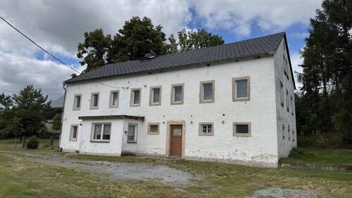 Hauptgebäude Frontansicht - 8 Zimmer Bauernhaus, Landhaus zum Kaufen in Bad Gottleuba-Berggießhübel