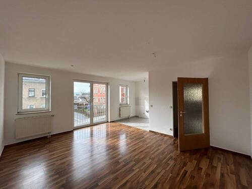 WhatsApp Image 2026-03-12 at 10.30.45 (2) - Lichtdurchflutete 2-Zimmer-Wohnung mit franz. Balkon in Seifhennersdorf