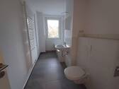 Tageslichtbad mit Wanne - 2 Zimmer Etagenwohnung in Merseburg