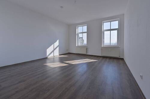 Wohnzimmer - Gepflegte 3-Raumwohnung in Hohenstein-Ernstthal - 66 m², mit Aufzug und ruhiger Wohnlage