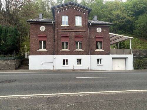 1.jpg - Denkmalgeschütztes Zweifamilienhaus mit großzügigem Garten, großer Terrasse und Garage zu verkaufen in Werdohl-Bärenstein…