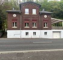 Denkmalgeschütztes Zweifamilienhaus mit großzügigem Garten, großer Terrasse und Garage zu verkaufen in Werdohl-Bärenstein…