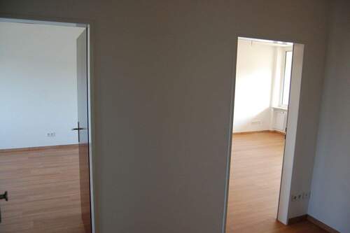 Schlafzimmer Flur Wohnzimmer - 2 Zimmer Etagenwohnung in Erlangen