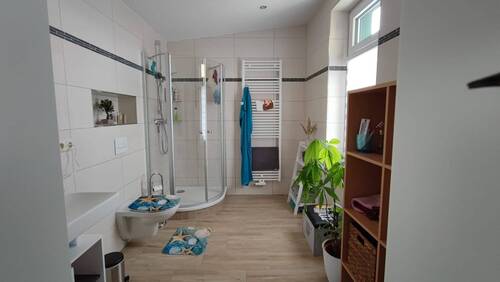 ... mit Dusche - 