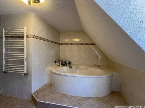 Bad im Dachgeschoss - 