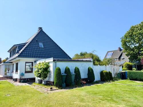 Seitliche Ansicht - Bungalow mit 108,00 m² in Wiesmoor zum Kaufen