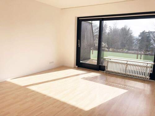 Wohnzimmer Südseite - 2 Zimmer Etagenwohnung zum Kaufen in Gröbenzell