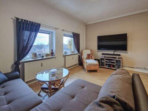 Wohnzimmer - 3 Zimmer Etagenwohnung zum Kaufen in Wilster