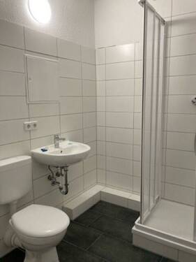 Musterbild Badezimmer - Etagenwohnung mit 42,10 m&sup2; in Stadtilm zur Miete
