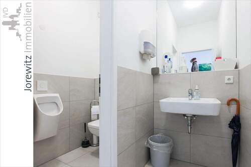 014 - Gewerbefläche EG - WC - 