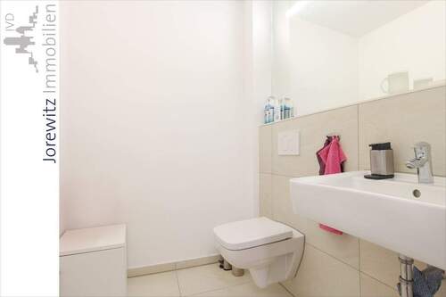 016 - Gewerbefläche 1. OG rechts - WC - 