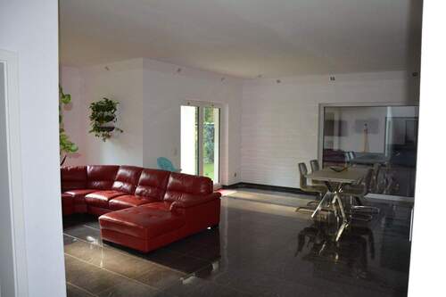 Haus links Wohnzimmer - 