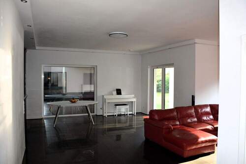 Haus rechts Wohnzimmer - 