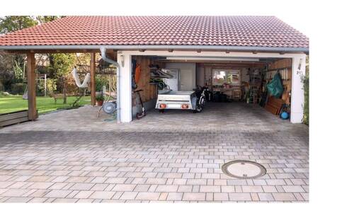 Garage und Ziufahrt - 