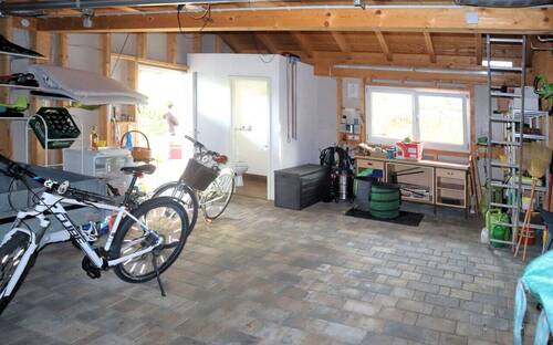 Doppelgarage mit WC - 