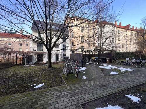 Fahrradplatz-Müllplatz - 