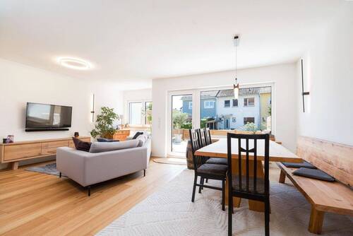 Bild 2 - 5 Zimmer Reihenmittelhaus zum Kaufen in Erlangen