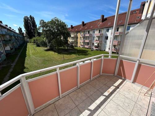 Balkon - 2 Zimmer Etagenwohnung zur Miete in Magdeburg