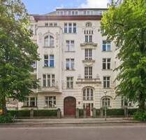 Mommsenstraße- Stilvolle Altbauwohnung mit zwei Balkonen in Toplage Charlottenburg - Berlin
