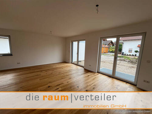 Musterhaus Wohnzimmer - Reihenendhaus mit 112,00 m² in Bruckmühl zum Kaufen