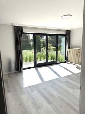 Wohnzimmer mit Terrasse - Charmanter Bungalow in Top-Lage - direkt am Pulverhofpark - Von Privat!