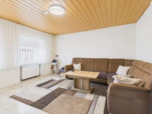 Wohnzimmer - 7 Zimmer Mehrfamilienhaus, Wohnhaus zum Kaufen in Eppelborn / Wiesbach