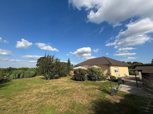 Garten - Neuwertiger Bungalow in ruhiger Feldrandlage - Wohnen im Einklang mit der Natur