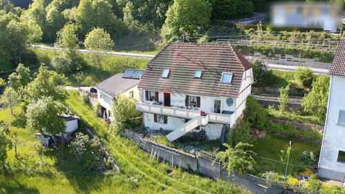 Südseite Luftbild - Renovierungsbedürftiges Einfamilienhaus mit Einliegerwohnung und traumhafter Aussicht - ideal als Haupt- oder Feriensitz in Irndorf