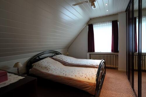 Schlafzimmer OG.JPG - 