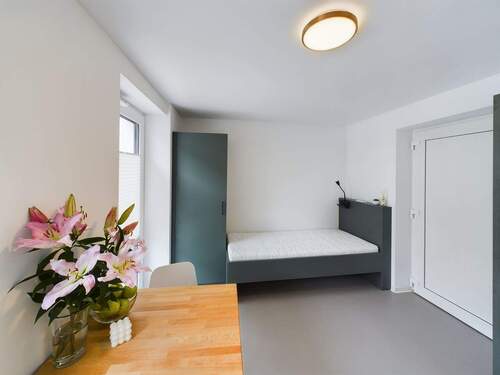 Schlafzimmer - Möbliertes 1-Zimmer-Apartment in Oldenburg: zentral + barrierearm 