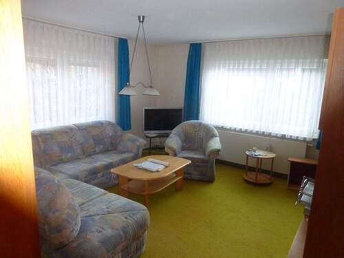 Wohnzimmer - Einfamilienhaus mit 91,00 m² in Metzingen-Glems zum Kaufen