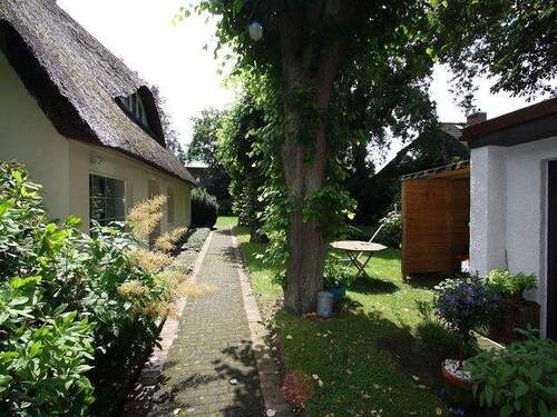 zwischen den Häusern - Mehrfamilienhaus, Wohnhaus in Norderstedt zum Kaufen