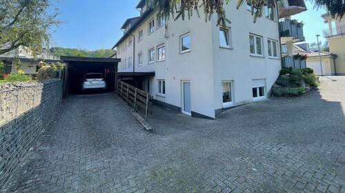 Carport - 4 Zimmer Etagenwohnung in Attendorn