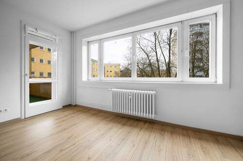 Wohnzimmer - 4 Zimmer Etagenwohnung in Berlin